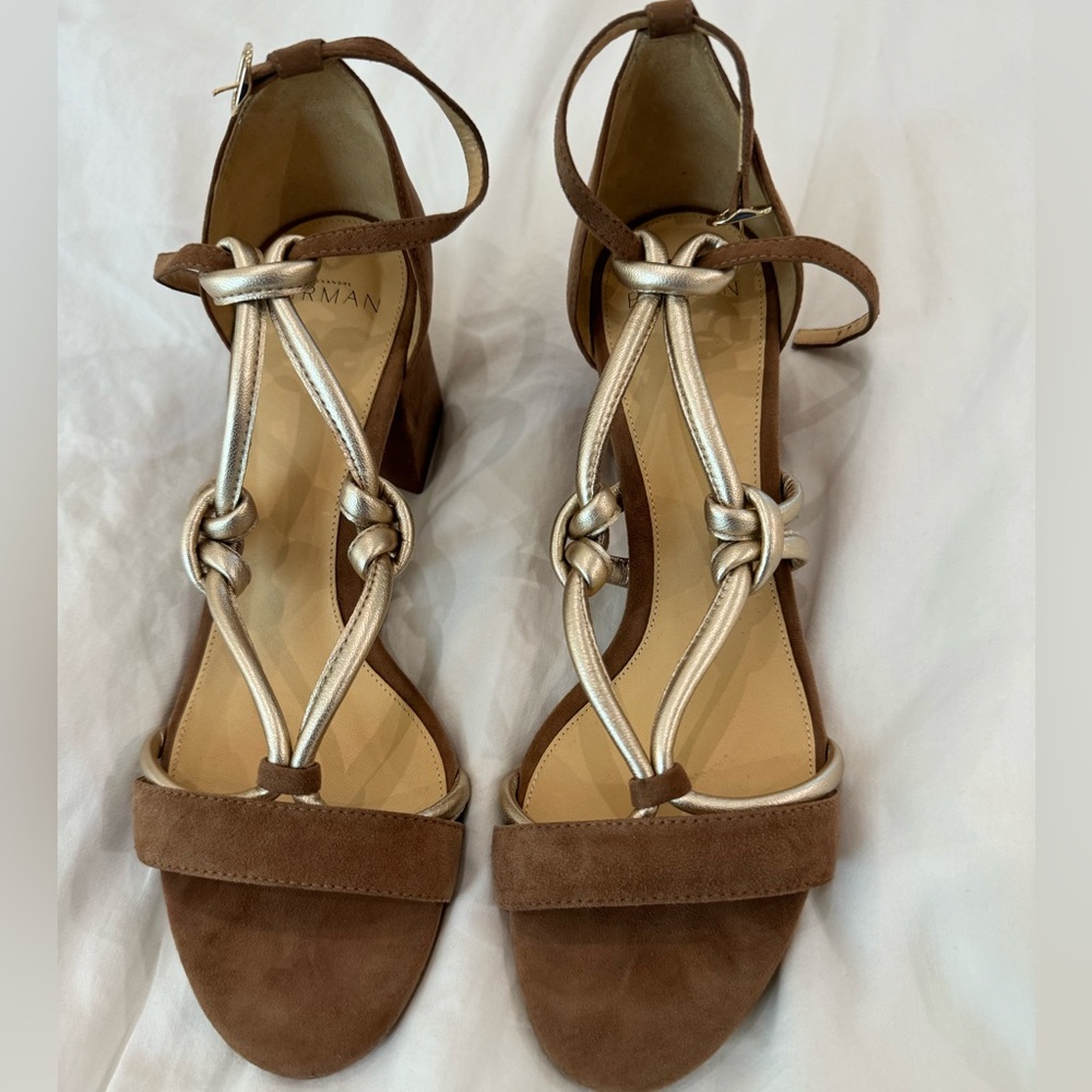 Alexandre Birman nude Suède and gold sandals